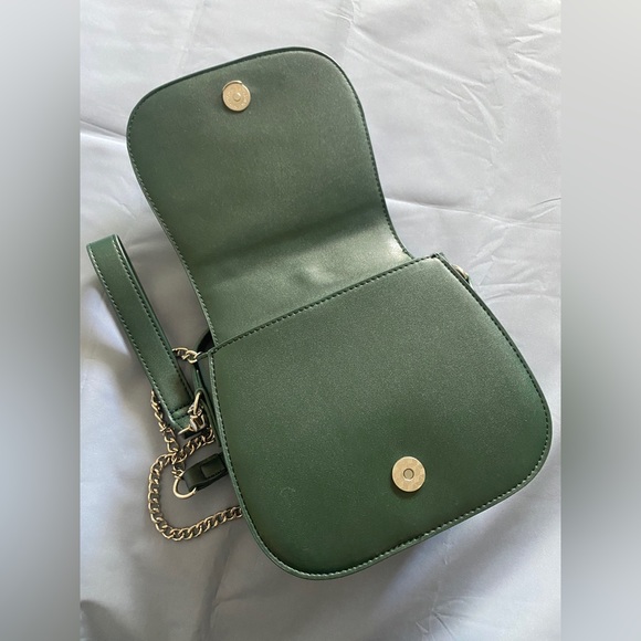 Miniso Japan Forest Green Mini Purse Bag with Silver Hardware and Magnetic Clasp - Picture 4 of 6